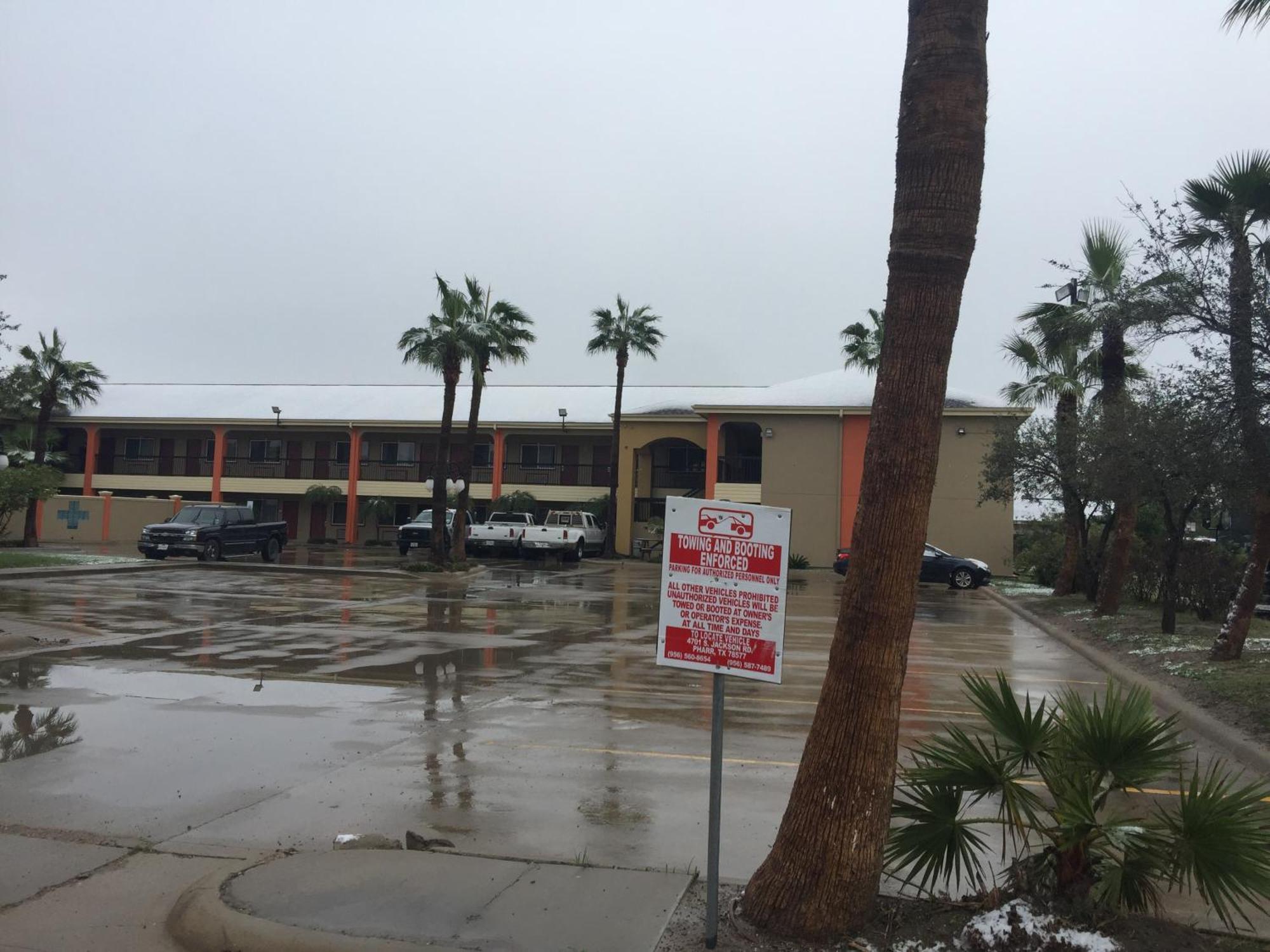 Texas Inn And Suites City Center At University Dr. Edinburg Zewnętrze zdjęcie