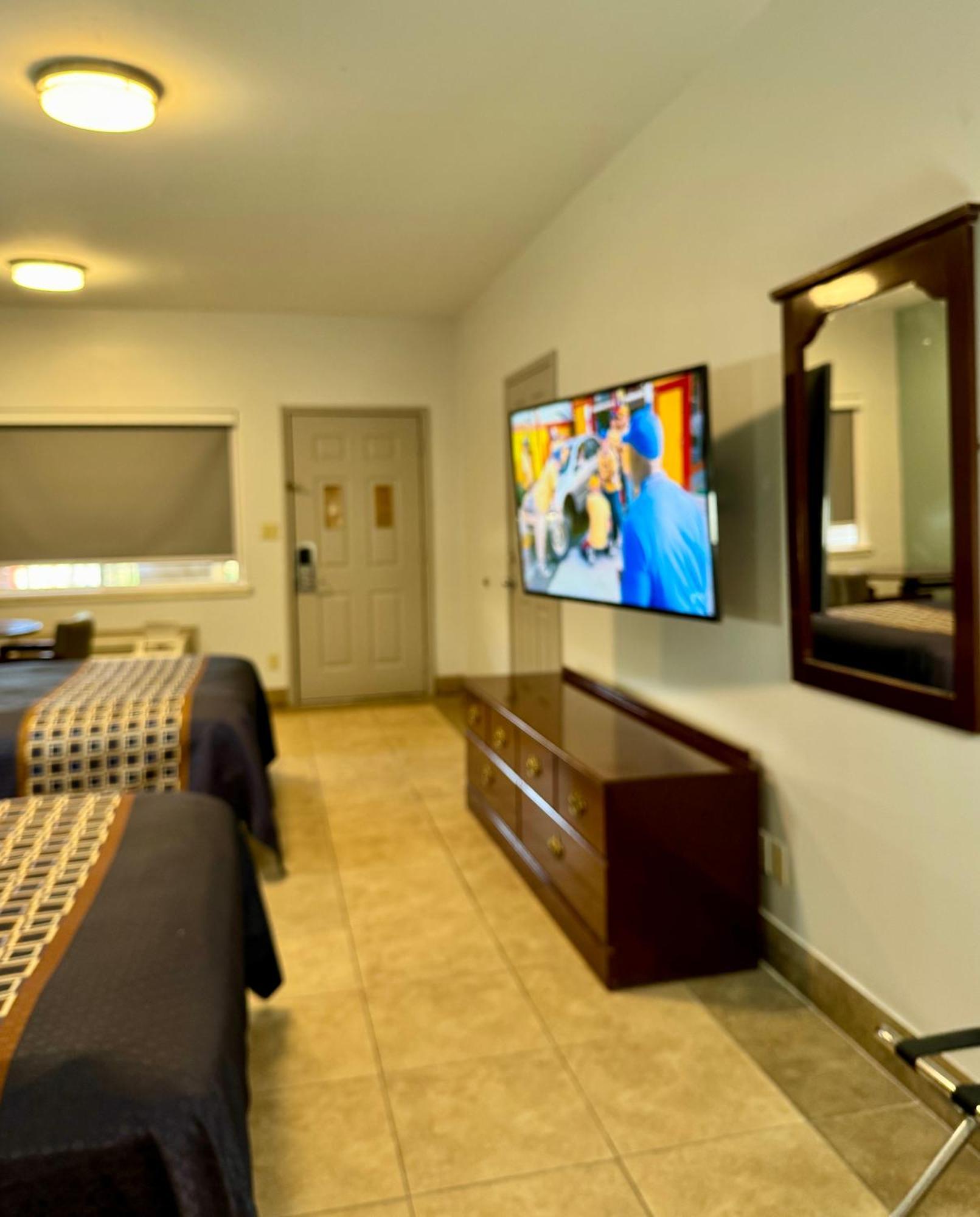 Texas Inn And Suites City Center At University Dr. Edinburg Zewnętrze zdjęcie