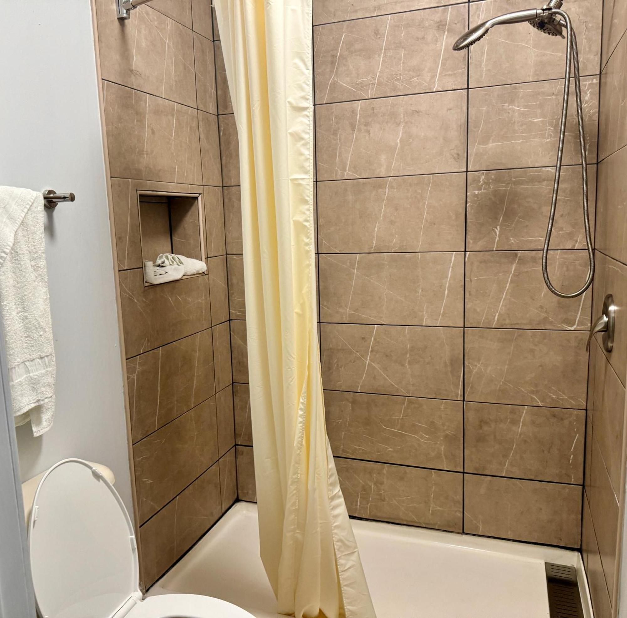 Texas Inn And Suites City Center At University Dr. Edinburg Zewnętrze zdjęcie