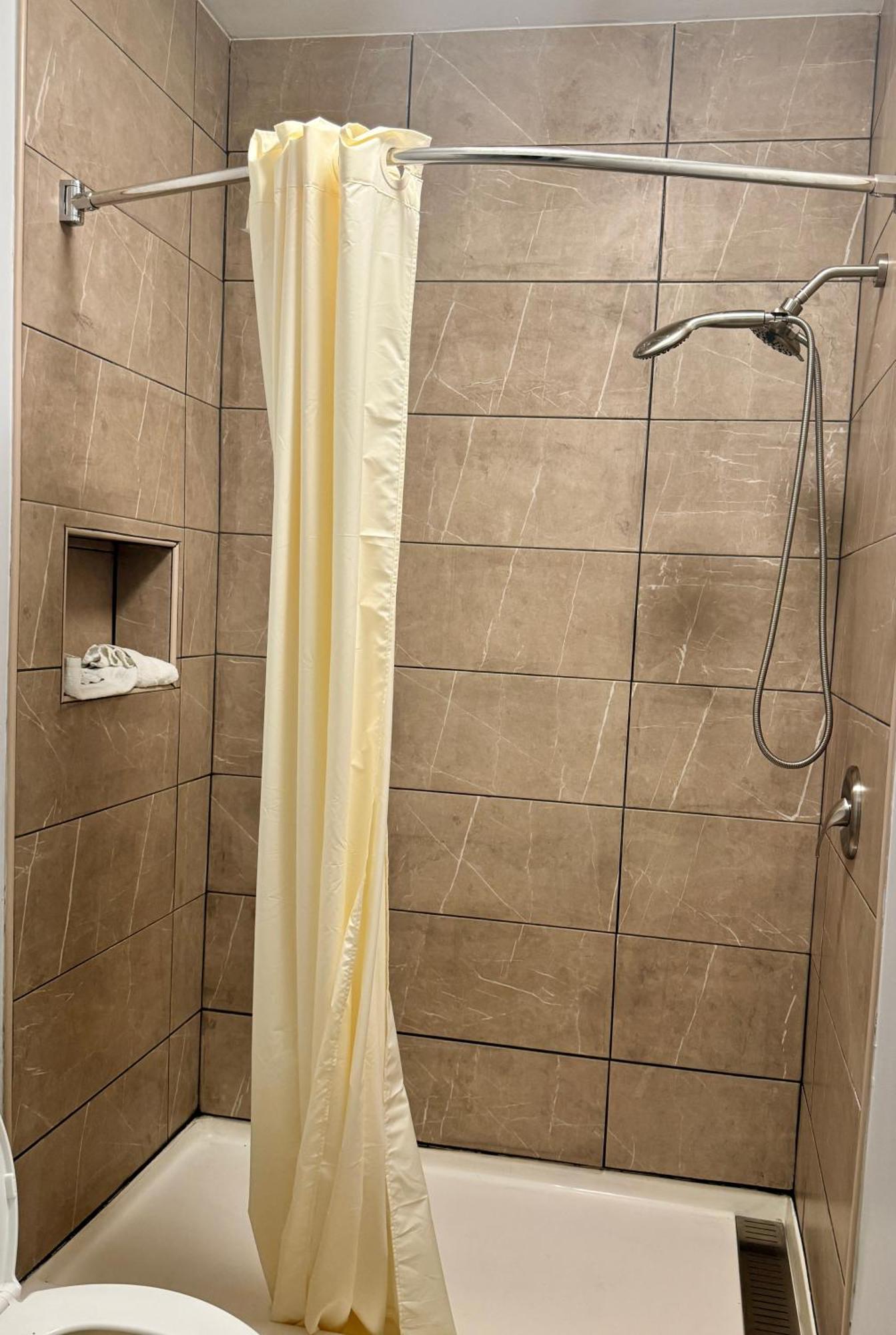 Texas Inn And Suites City Center At University Dr. Edinburg Zewnętrze zdjęcie
