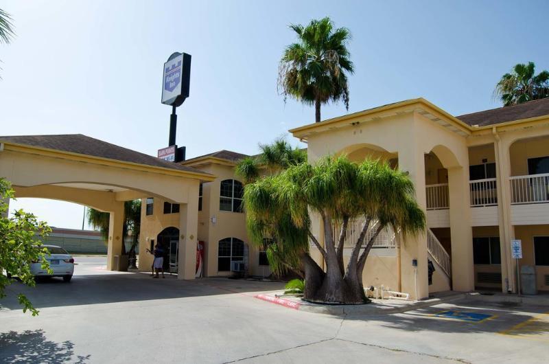 Texas Inn And Suites City Center At University Dr. Edinburg Zewnętrze zdjęcie