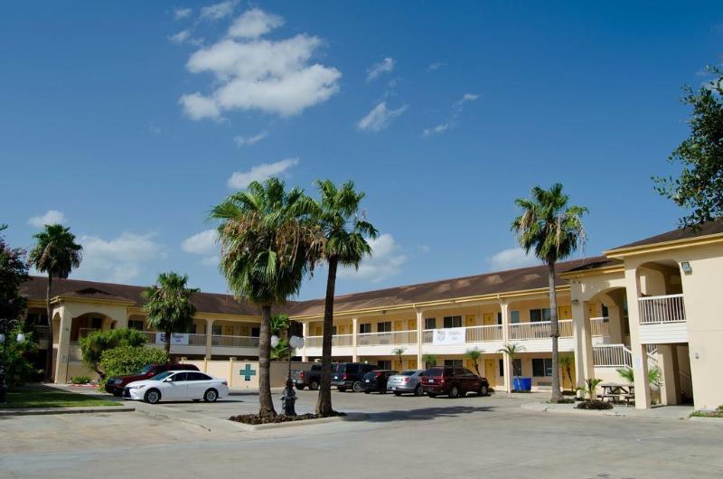 Texas Inn And Suites City Center At University Dr. Edinburg Zewnętrze zdjęcie