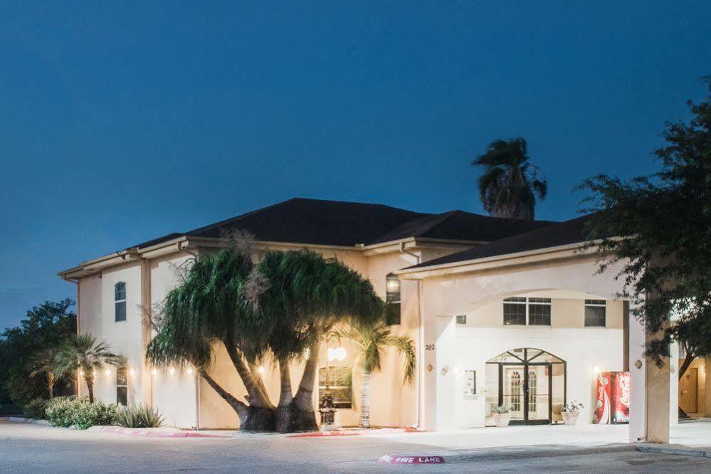 Texas Inn And Suites City Center At University Dr. Edinburg Zewnętrze zdjęcie